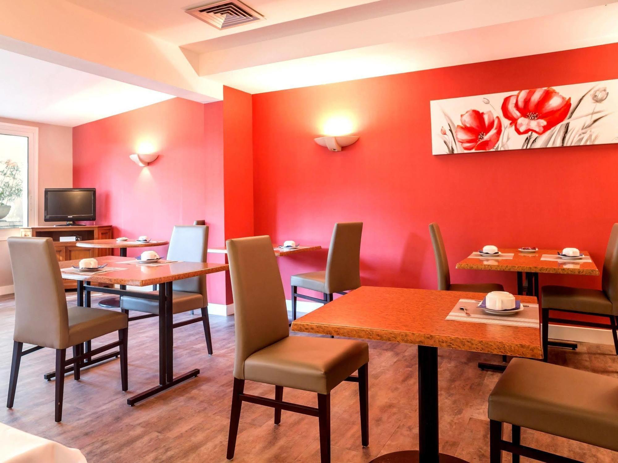 Hotel Restaurant La Boule D'Or Barbezieux-Saint-Hilaire Luaran gambar